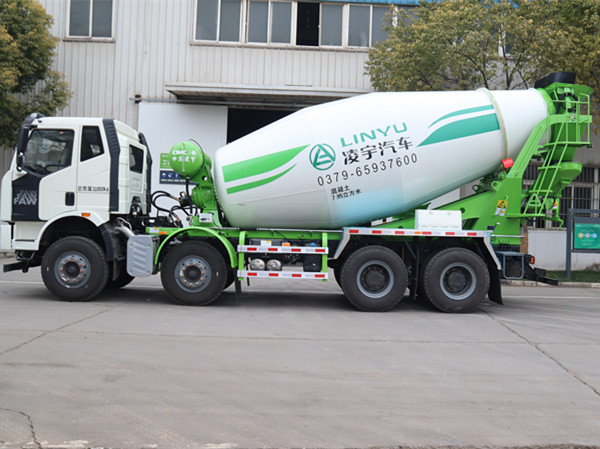混凝土攪拌車(chē)與罐車(chē)的區(qū)別是什么？