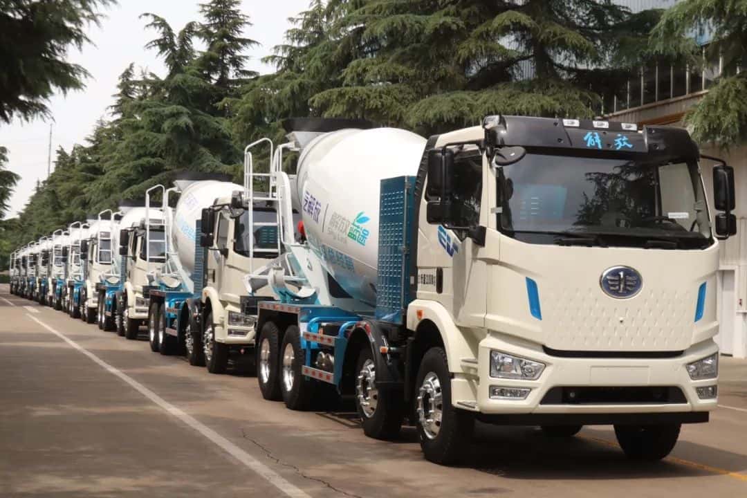 中集車輛新能源攪拌車，硬核助力西南地區(qū)重點工程建設(shè)
