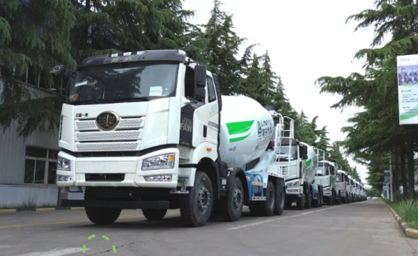 【發(fā)車(chē)新聞】看！TA們列隊(duì)成行，趕上春夏交接的“末班車(chē)”！