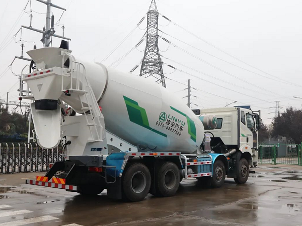 速來(lái)圍觀！解放＆凌宇攪拌車橫空出世