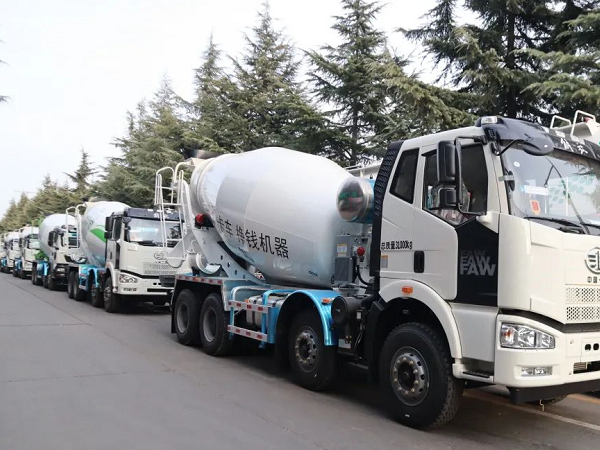 陽春三月下華南，老客戶一次性訂購凌宇汽車120臺！