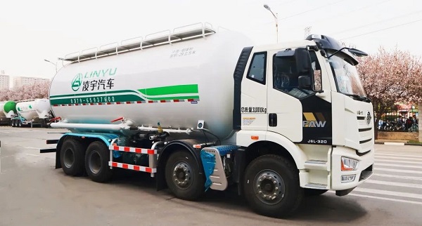 凌宇干混砂漿車的特點(diǎn)都有什么？