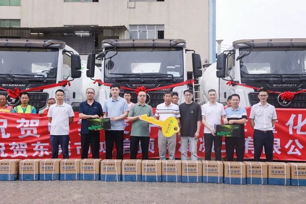 【發(fā)車(chē)新聞】陜汽&凌宇攪拌車(chē)交付客戶(hù)！
