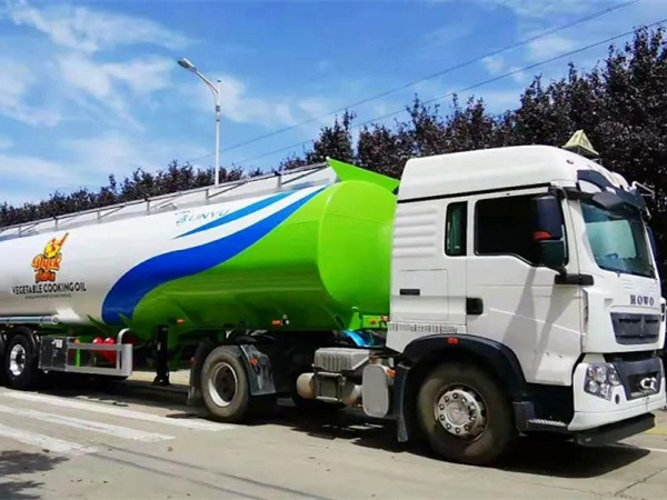 顏值實(shí)力雙在線，出口罐車很搶眼！