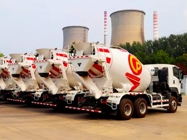 攪拌車銷售一手播報(bào)：又一批凌宇攪拌車揚(yáng)帆海外！